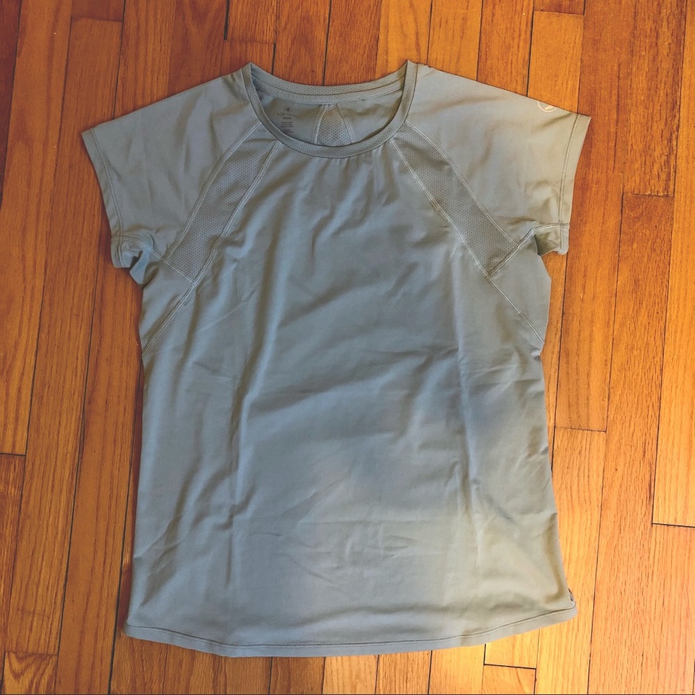Body Glove workout top